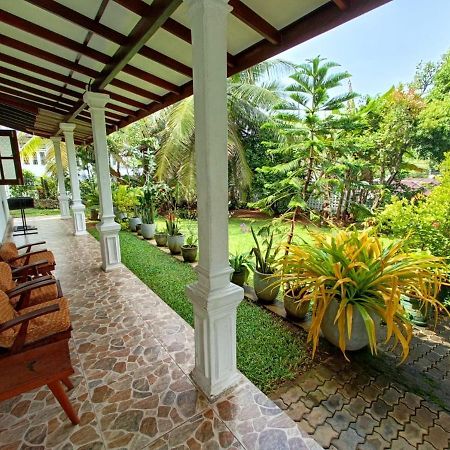 Dreams Villa Хиккадува Экстерьер фото