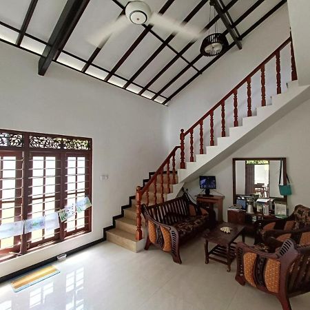 Dreams Villa Хиккадува Экстерьер фото